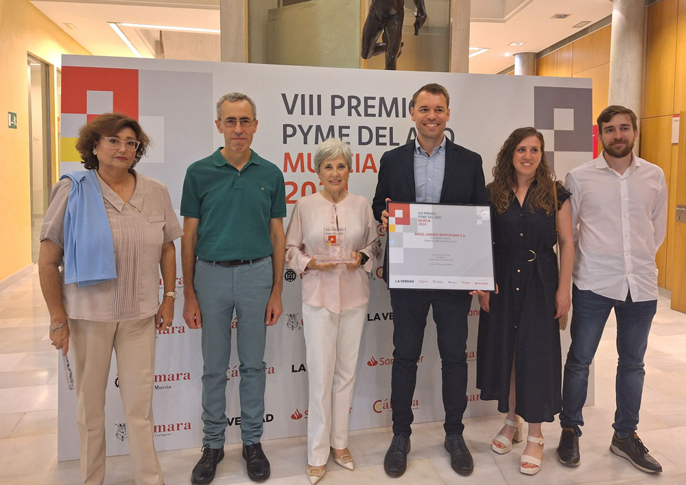 Foto de los representantes de Ángel Linares